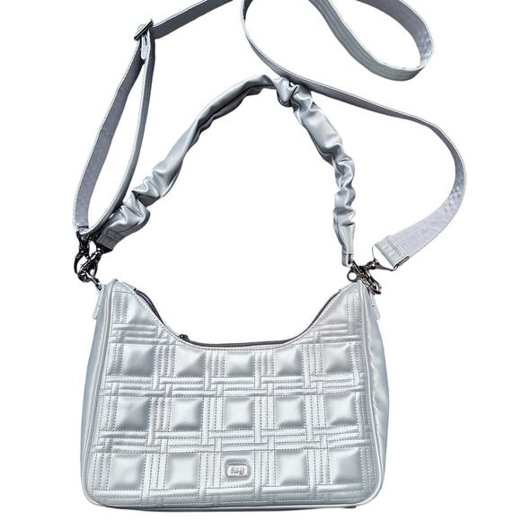 Lug Groove Silver Lux shine metallic crossbody bag vegan leather quilted puffy - Picture 2 of 8